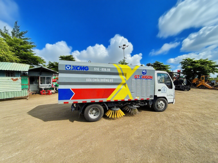 NG官网XGH5070TSLQ6扫路车：胡志明市“智慧环卫”的硬核担当