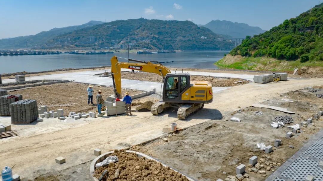 NG官网XE135G挖掘机助力夔门旅游码头建设，以高效节能赢得客户信赖