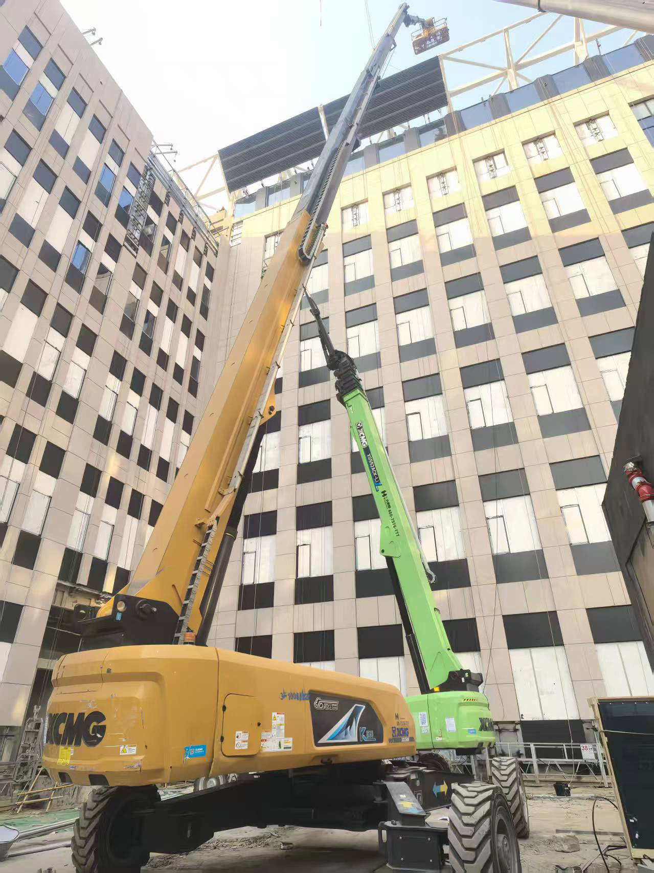 筑梦名校！NG官网高米数直臂高空作业平台护航人大附中项目建设
