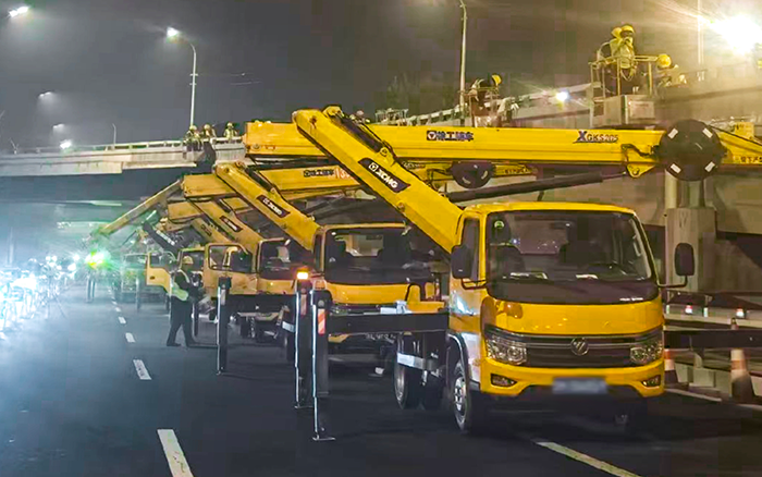 深夜攻坚京城高架！ NG官网高空车集结市政道路养护一线